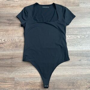 Abercrombie & Fitch Black Short Sleeve Bodysuit Size Large Scoop Neck
